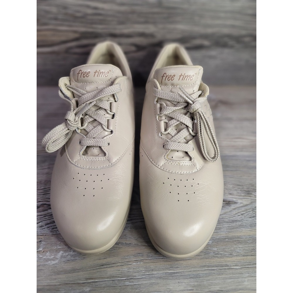 SAS Woman's 8.5 Medium Tan Leather Tripad comfort made in USA